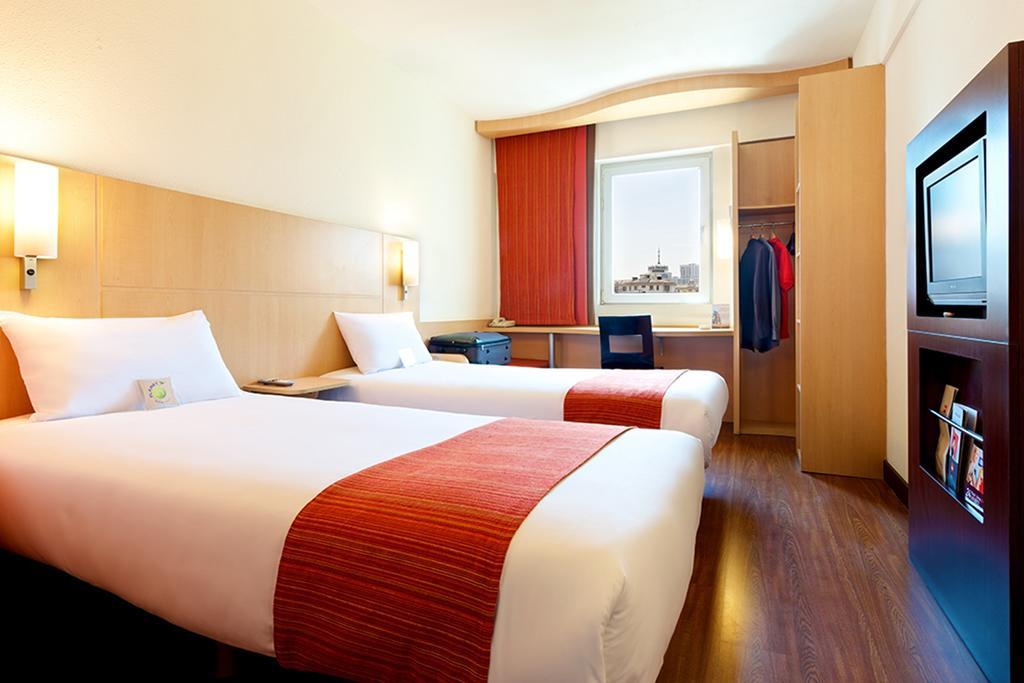 Отель Ibis Chuzhou 1912 Экстерьер фото