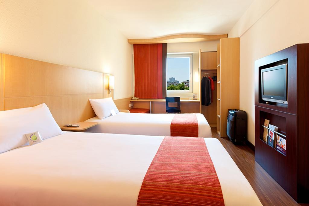 Отель Ibis Chuzhou 1912 Экстерьер фото