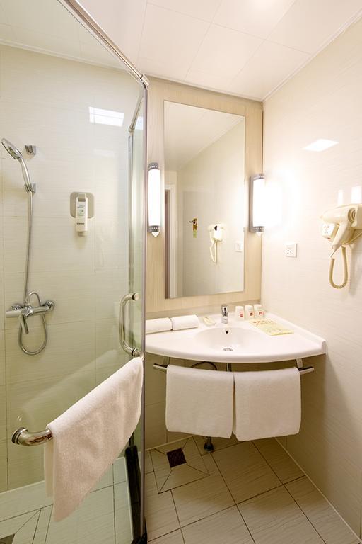 Отель Ibis Chuzhou 1912 Номер фото