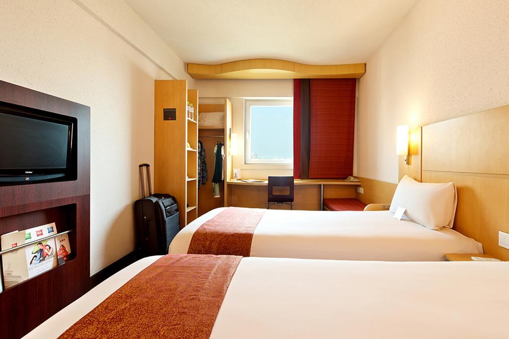 Отель Ibis Chuzhou 1912 Экстерьер фото