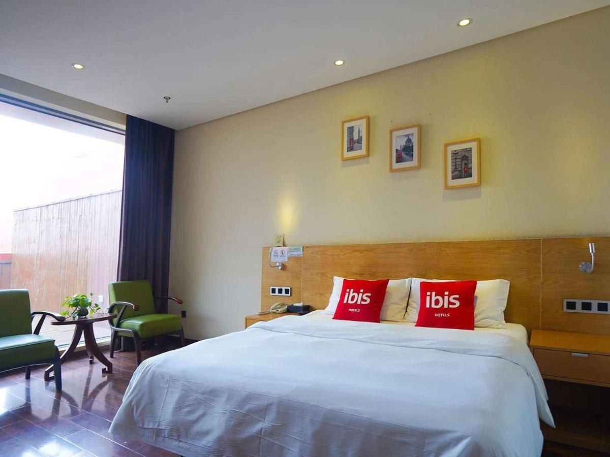Отель Ibis Chuzhou 1912 Экстерьер фото